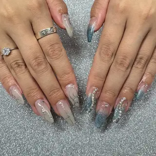 ネイル VIERU 🌈🎀💖のネイルデザイン