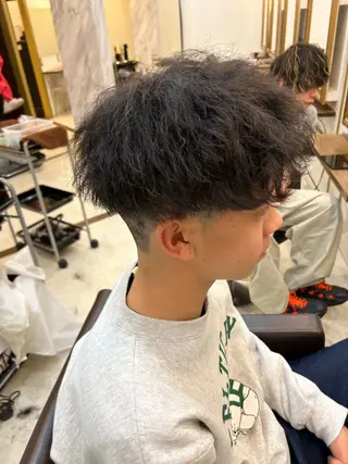 ショート 善財 康葵のヘアスタイル