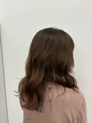 ミディアム VOGUE小牧所属・akasaka mariのヘアスタイル