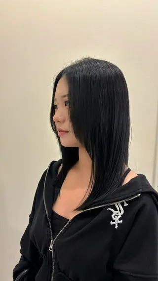 セミロング カラー よこやま なぎさのヘアスタイル