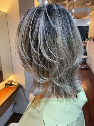 ミディアム カラー CoCooN amiのヘアスタイル