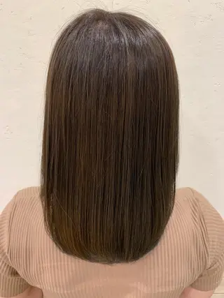 セミロング カラー 岩村 彩音のヘアスタイル