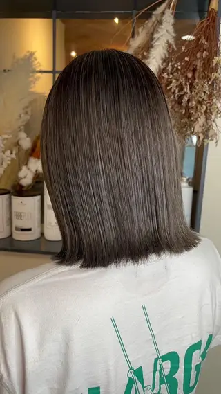 ミディアム カラー ❣️ハイトーン❣️ BLUE&Co.のヘアスタイル