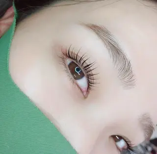 マツエク・マツパ ベッキーラッシュ銀座店所属・小松 由季の眉毛・アイブロウイメージ