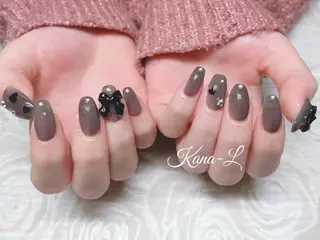 ネイル 芦辺 香奈のネイルデザイン