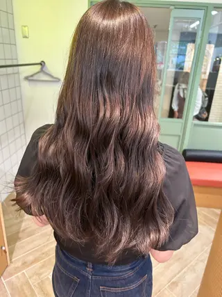 カラー ベージュ/ダブルカラ ー/新潟駅/青柳萌果のヘアスタイル