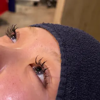 マツエク・マツパ 派手髪ハイトーン💛 ネイル💅まりなのヘアスタイル