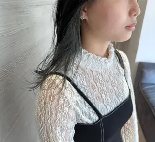 ロング カラー サキ🤍ハイトーン 🩰くびれ巻きヘアのヘアスタイル