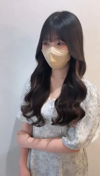 ロング ララモアナ naru.のヘアスタイル