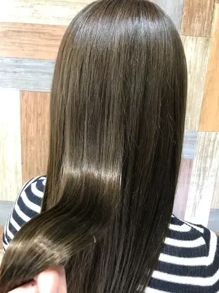 ロング カラー Adachi Fujikoのヘアスタイル