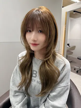 ロング ViVIE   AOYAMA所属・RiA/レイヤーカッ ト/ハッシュカットのヘアスタイル