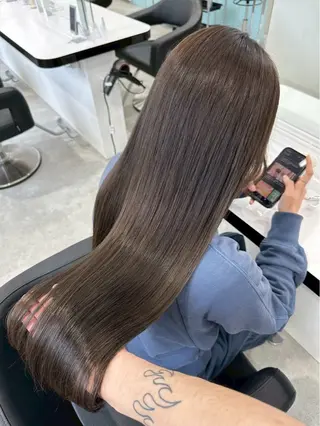 セミロング レイヤーカット／ ハイトーン/Moeのヘアスタイル