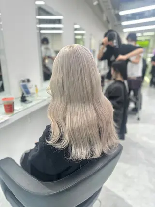 セミロング カラー ❄最強かわいいカラー ❄️MINA❄️のヘアスタイル