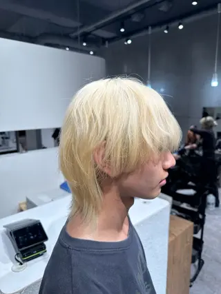 ショート カラー メンズ MONIQA所属・🐲RYUKI メンズブリーチのヘアスタイル