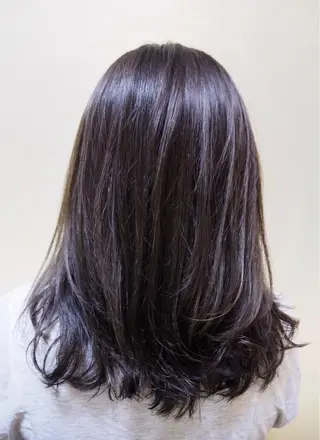 セミロング fuuga春日部店所属・艶髪髪質改善🐰🫧 ai🩵のヘアスタイル