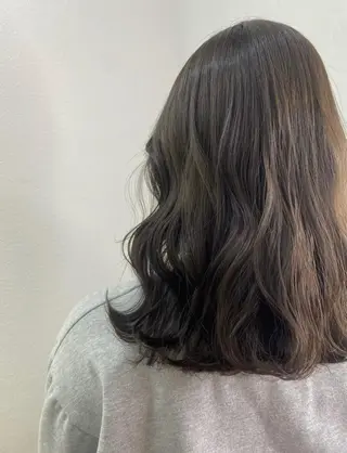 ミディアム dot .tokyo所属・中村 彩夏のヘアスタイル