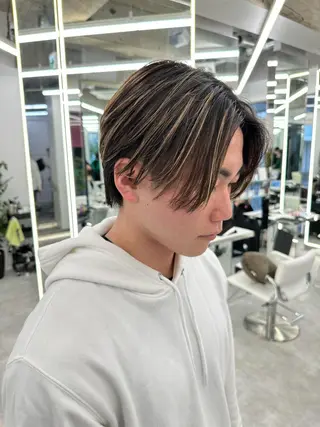ショート カラー メンズ ブリーチ指名No.1 Daikiのヘアスタイル