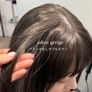 ミディアム カラー ミルクティー× グレージュMOMOのヘアスタイル