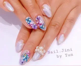 ネイル JINI NAIL所属・ジニ ネイルのネイルデザイン