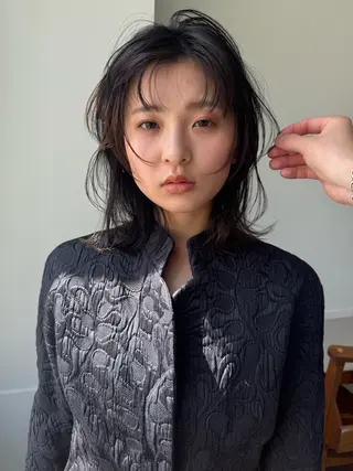 ミディアム カラー 鈴木駿介 レイヤーカットのヘアスタイル