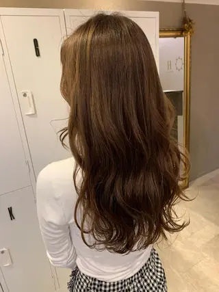 ロング カラー 佐藤 永夏のヘアスタイル