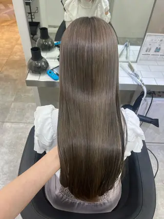 ロング カラー トリウミ カホのヘアスタイル