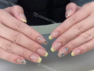 ネイル 神田 ココナッツのネイルデザイン