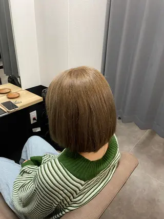 ミディアム カラー 石川 晴那のヘアスタイル