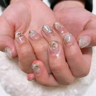 ネイル The Best Beauty受付担当のヘアスタイル