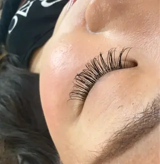 マツエク・マツパ 若林 瑠咲花ＥＹＥＬＡのマツエク・マツパデザイン