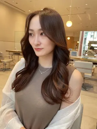 ロング カラー Toiro所属・🤎小顔レイヤー /ベージュ🤎友香のヘアスタイル