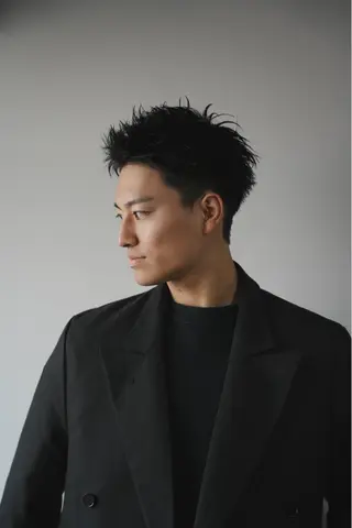 ショート メンズ スパイキーショート パーマ　具志堅　太志のヘアスタイル