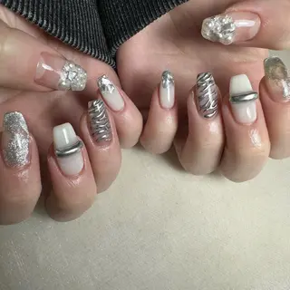 ネイル repos~ルポ~所属・里見 麗のネイルデザイン