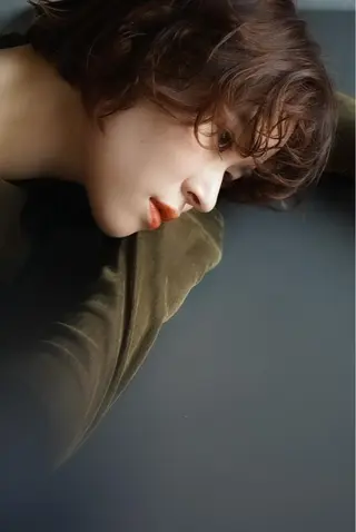 ショート THE DAY所属・AKI HASHIMOTOのヘアスタイル