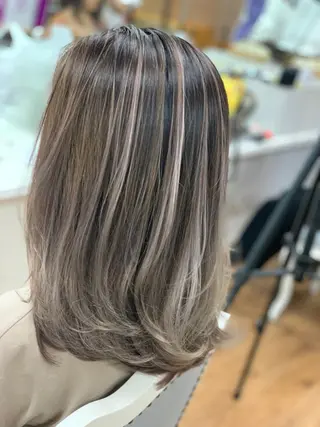 ミディアム カラー ヘアアレンジ 指名支持率NO.1 スタイリストのヘアスタイル