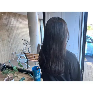 ロング カラー ツキダテ ユイのヘアスタイル