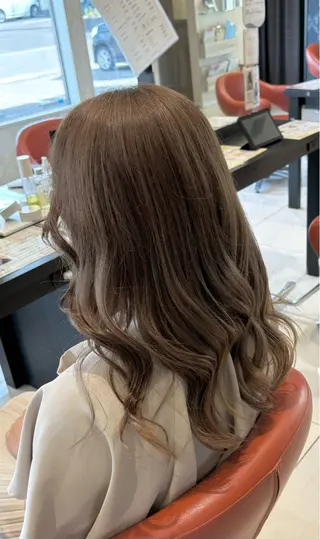 カラー 阿部 脩平のヘアスタイル