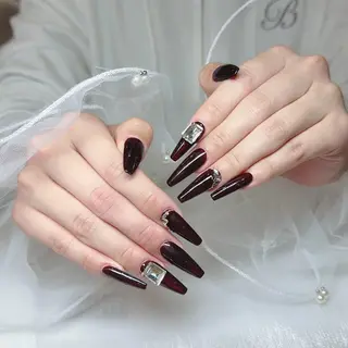 ネイル MQueen ネイルサロンマルのネイルデザイン