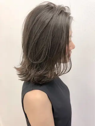 カラー 辺見 葵のヘアスタイル