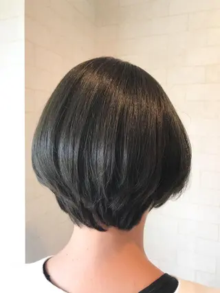 ショート カラー (スタイリスト)牧 好美のヘアスタイル