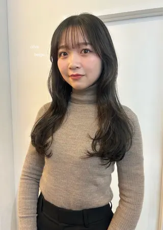 ロング レイヤーカット/ 透明感カラーmikuのヘアスタイル