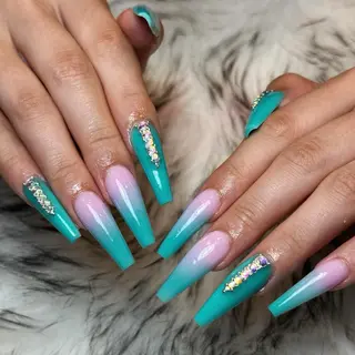 ネイル nail salon  DIA所属・出羽 奈津季のネイルデザイン