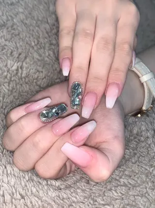 ネイル NES NAIL所属・さゆり￤推しキャラ ￤ロングネイル🩷のネイルデザイン