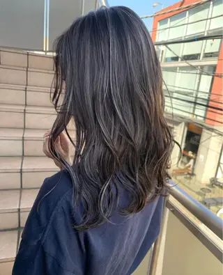 セミロング カラー ARCANAブリーチ レイヤーカット/原宿のヘアスタイル