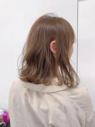 ミディアム カラー 柔らかbeige モトキのヘアスタイル