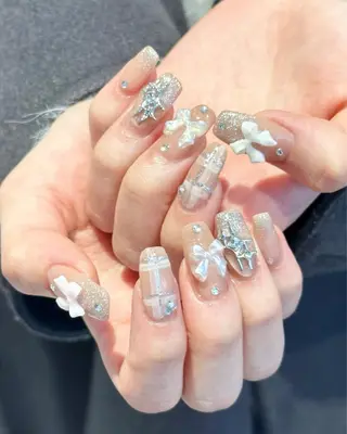 ネイル 🎀韓国レイヤー特化 🎀ベージュ/ミクのヘアスタイル