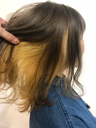 ミディアム カラー 360°キレイな ショートカットのヘアスタイル