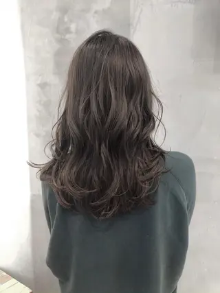 セミロング カラー INTRO.by Fi-Ne所属・韓国ヘア 店長NEGIのヘアスタイル