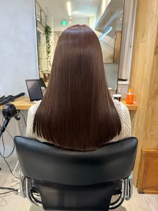 セミロング カラー ミルクティー× グレージュMOMOのヘアスタイル