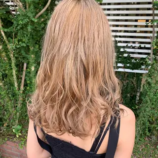 セミロング カラー Lond jeloud 名古屋所属・髪質改善 の達人/杉原碧仁のヘアスタイル